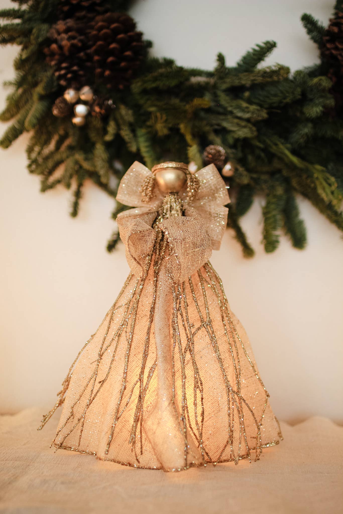 Sinamay/Twig Angel, Baumspitze, 30,5 cm, goldfarben