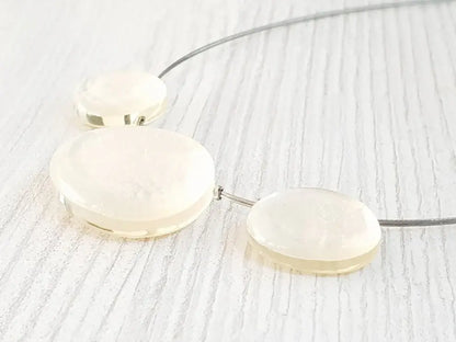 Capiz necklace short / pendant approx. 20 - 34mm / BG-0484