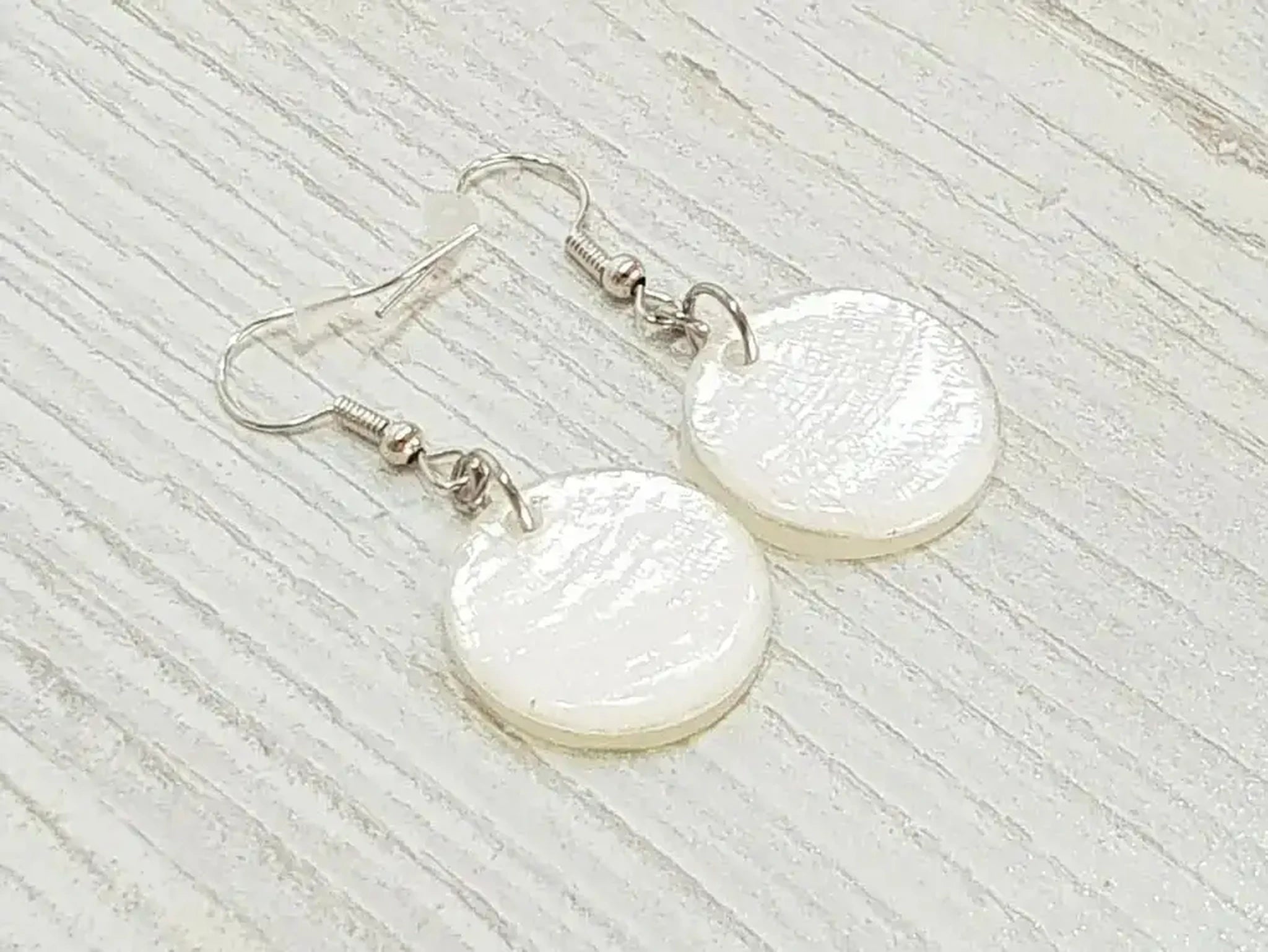 Capiz shell earrings 20mm / BG-3358