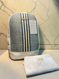 kabayancorner.ch ALEGRÍA Rafa Rucksack aus handgewebtem Raffia in Beige und Dunkelblau mit Streifenmuster