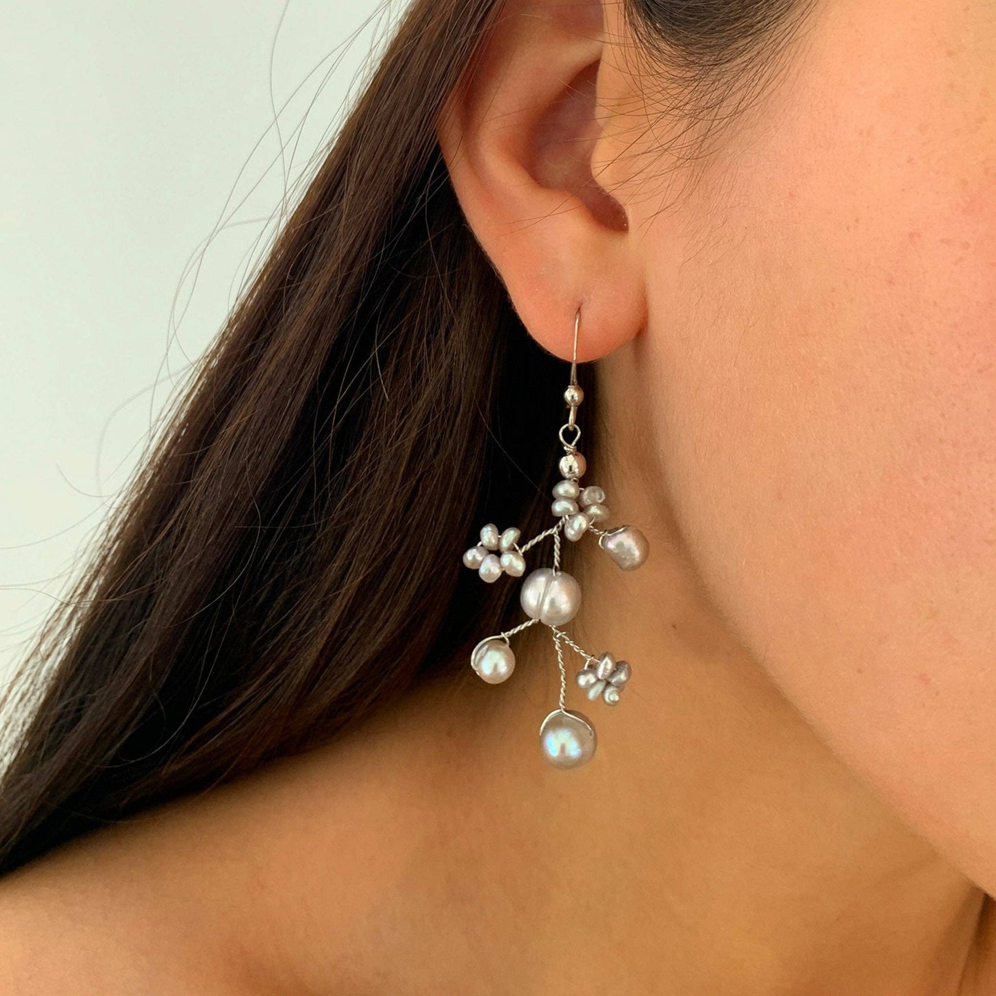 Earring Grey Pearl